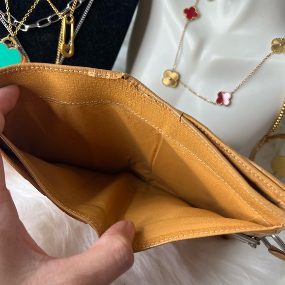 Gucci Yellow Wallet - Picture 6 of 11